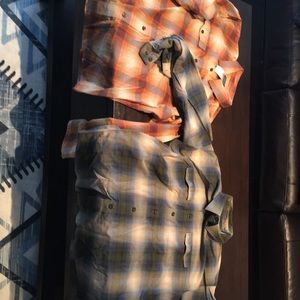 x2 Patagonia Lightweight Flannels L